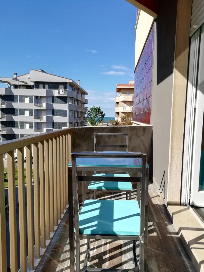 B&B Sapore Di Mare San Salvo Marina Bagian luar foto